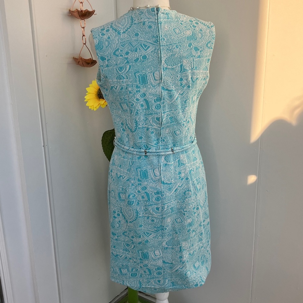 Vintage 60s 70s Bright Sky Blue & White Swirly Knee Length Sleeveless Day Dress - Picture 7 of 11